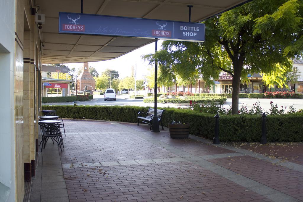 Court House Hotel Boorowa Exterior foto